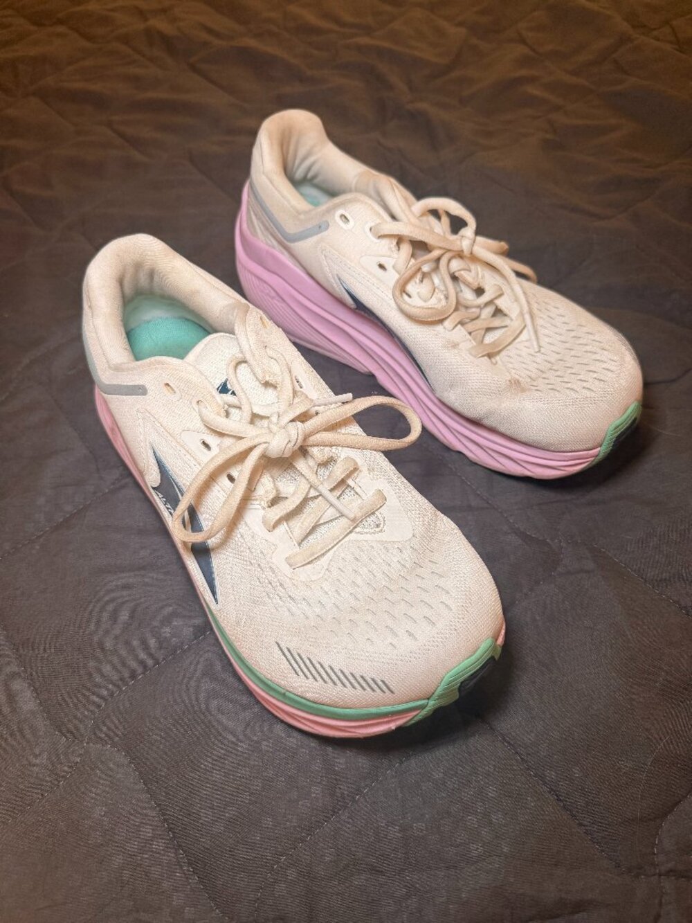 Altra Via Olympus Running Shoes | White Pink Green | Women’s 7.5